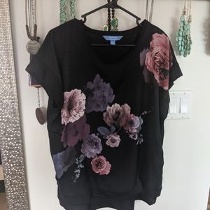 Women's Flowy Floral Shortsleeve Top